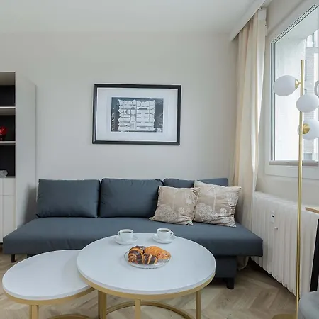 Cozy With Workspace In The Center By Renters Lägenhet Szczecin