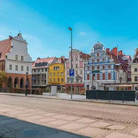 Cozy With Workspace In The Center By Renters