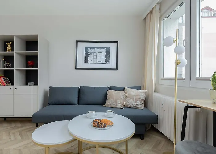 Cozy With Workspace In The Center By Renters Lägenhet Szczecin