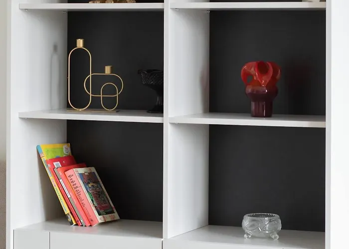 Cozy With Workspace In The Center By Renters