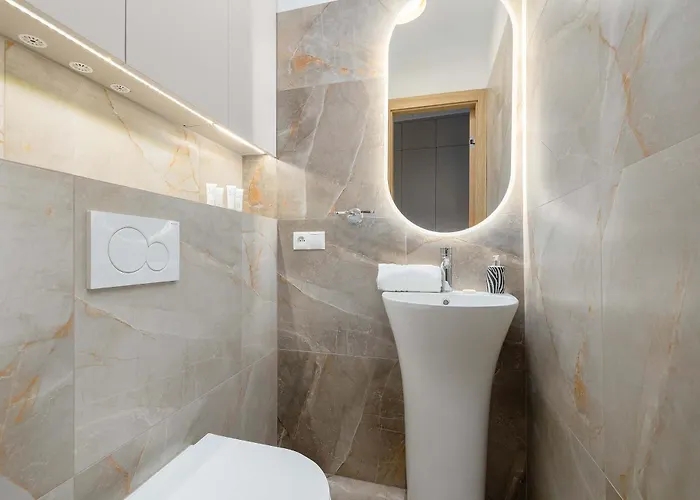 Cozy With Workspace In The Center By Renters Szczecin